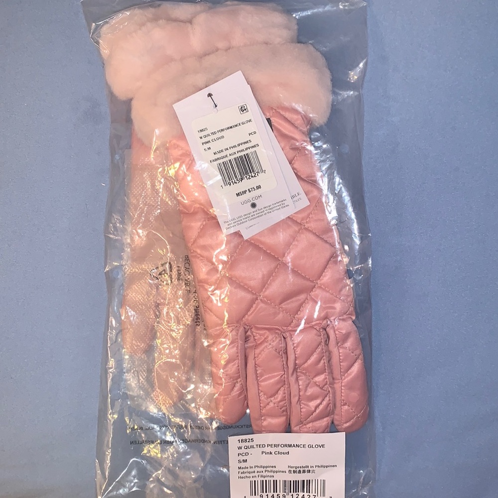 UGG ~ Quilted Glove ~Pink Cloud ~NEW!!